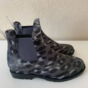 Rain boots
